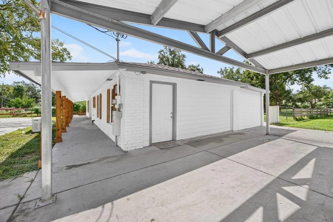 Photo of 1718 County Road 401