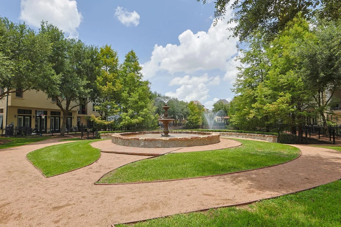 Photo of 10901 Upland Park
