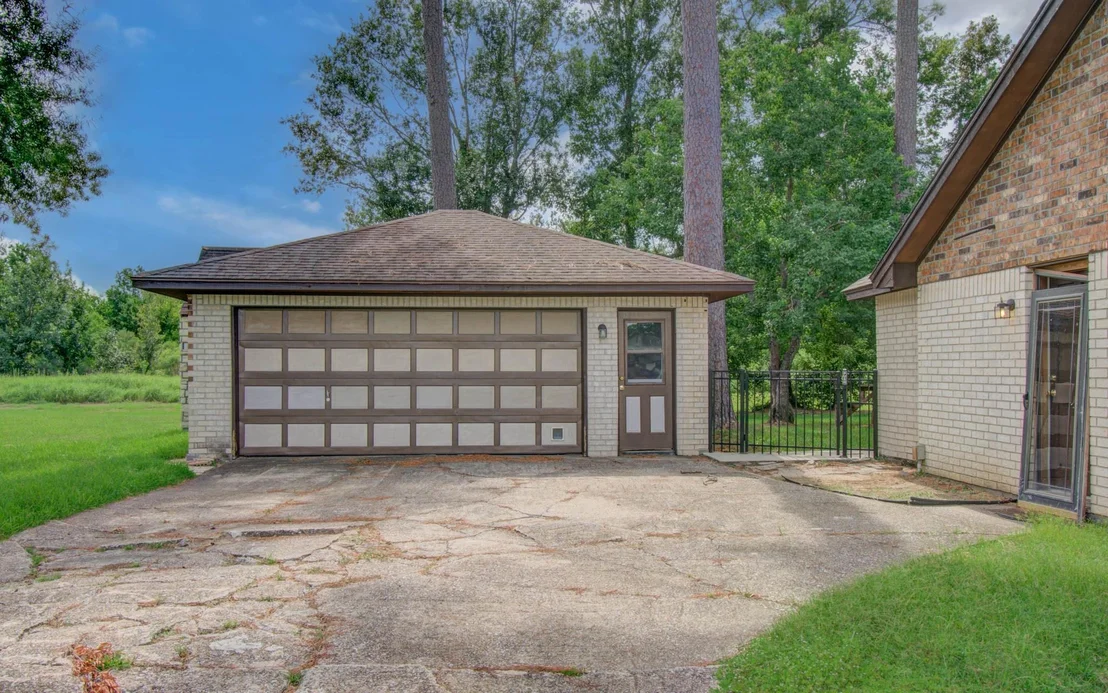 Photo of 123 W Circle Drive