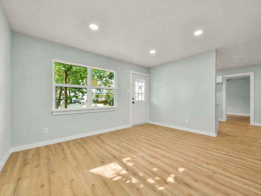 Photo of 10705 Munn Street