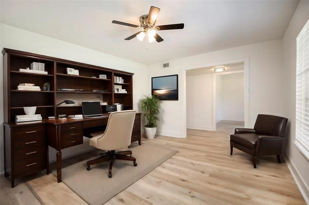 Photo of 223 Pin Oak Drive
