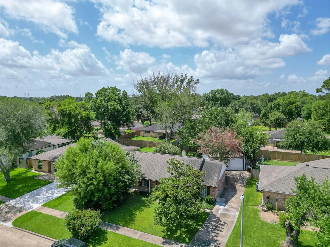 Photo of 12211 Plumpoint Drive