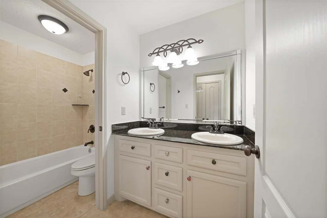 Photo of 214 Lake View Circle