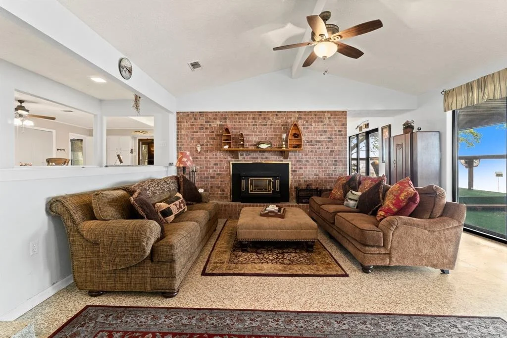 Photo of 160 Lakeway Drive