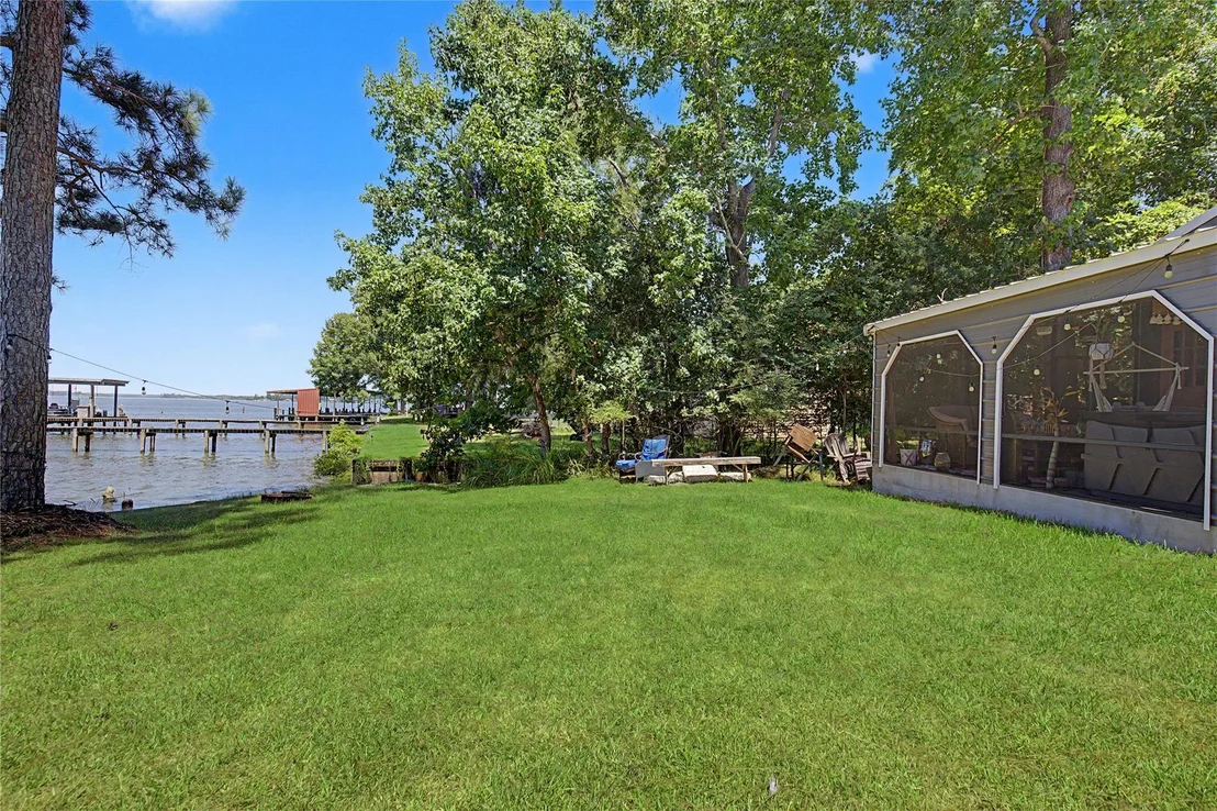 Photo of 387 Lake Shore Drive