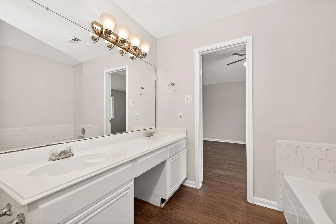 Photo of 28811 Stapleford Street