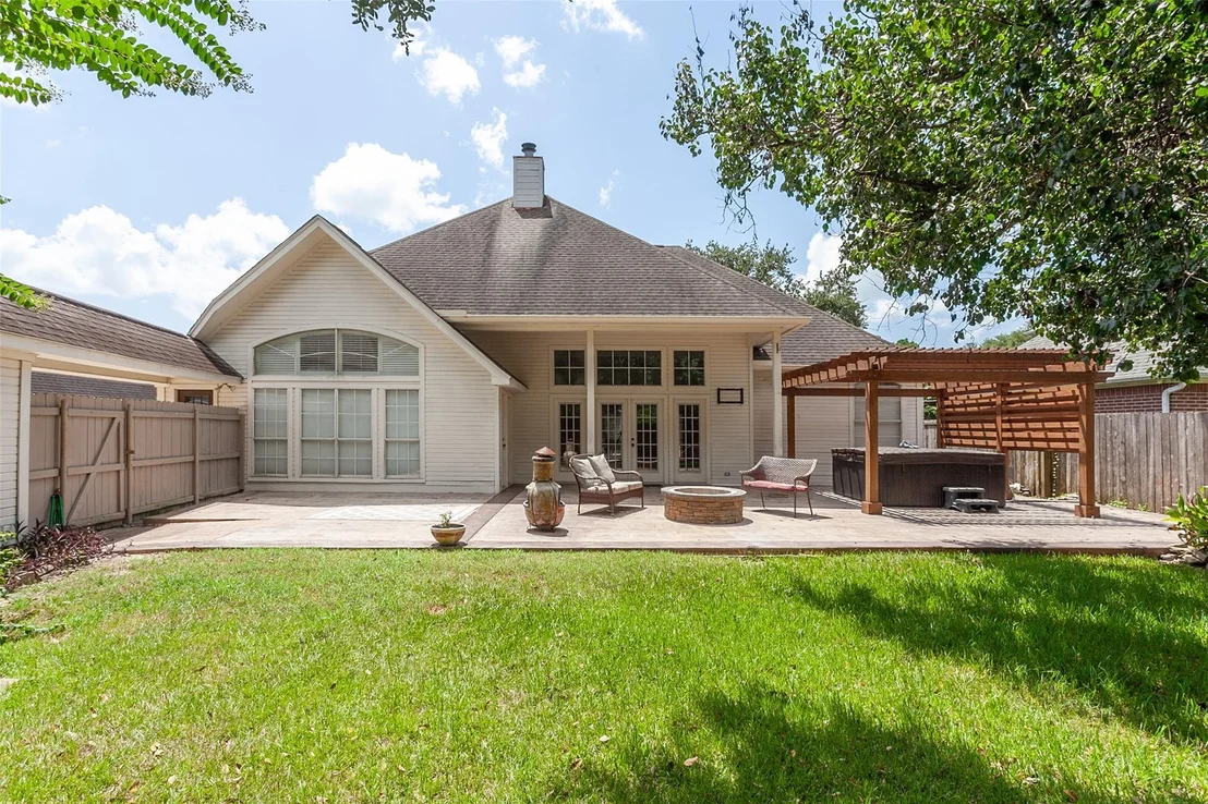 Photo of 3370 Foxbriar Lane