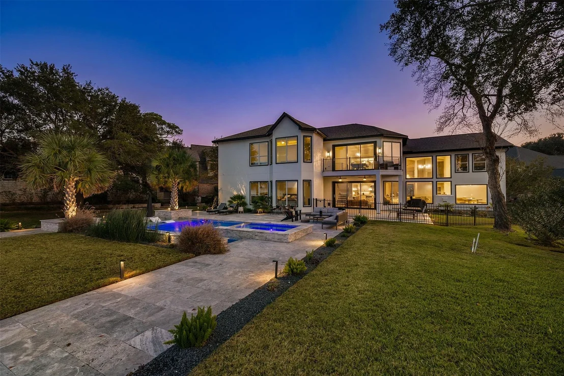 Photo of 11706 Edgewater Court