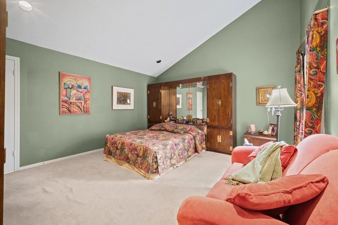 Photo of 1034 Coachlight Drive