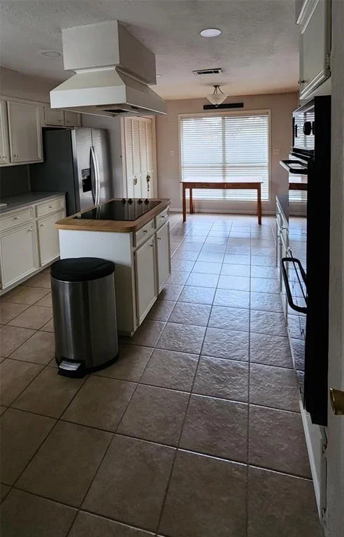 Photo of 532 S Rivershire Drive