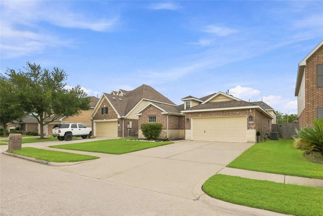 Photo of 4601 Meadow Way Drive
