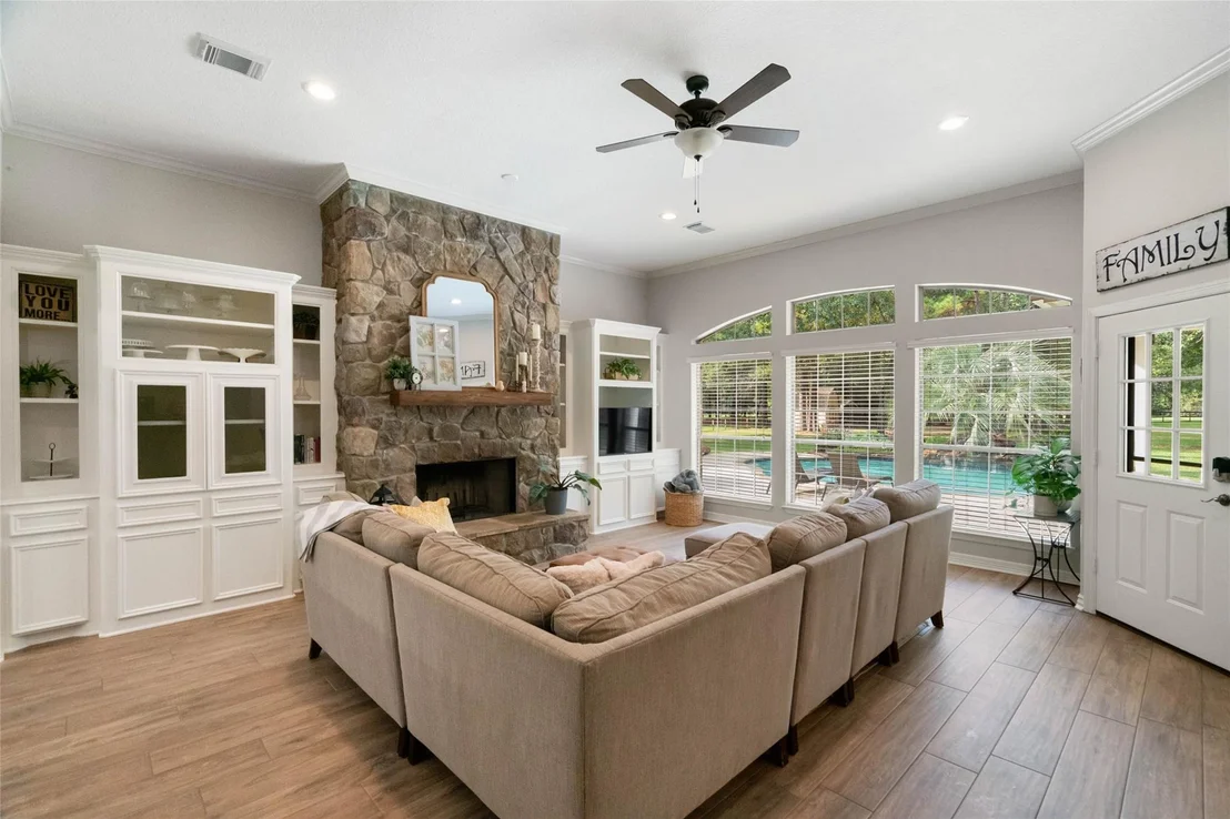 Photo of 910 Commons Vista Drive
