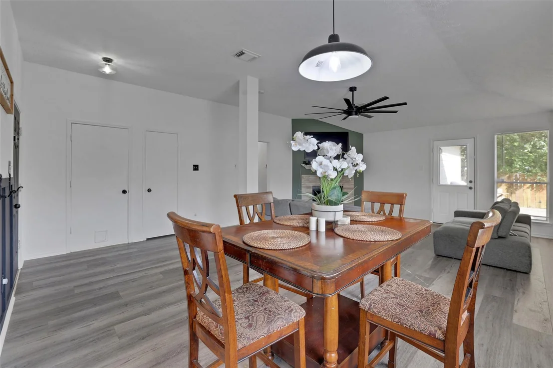 Photo of 219 Cape Conroe Drive