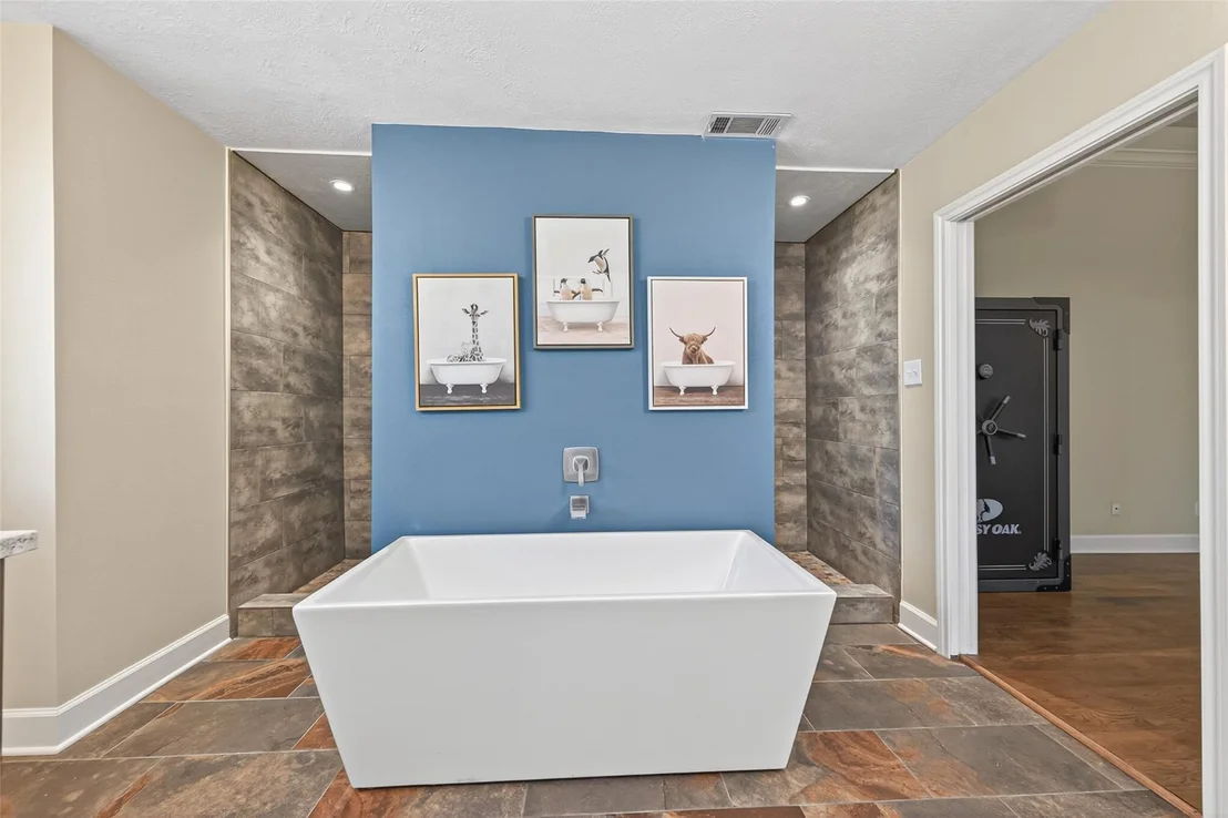 Photo of 18510 Belle Cote Drive