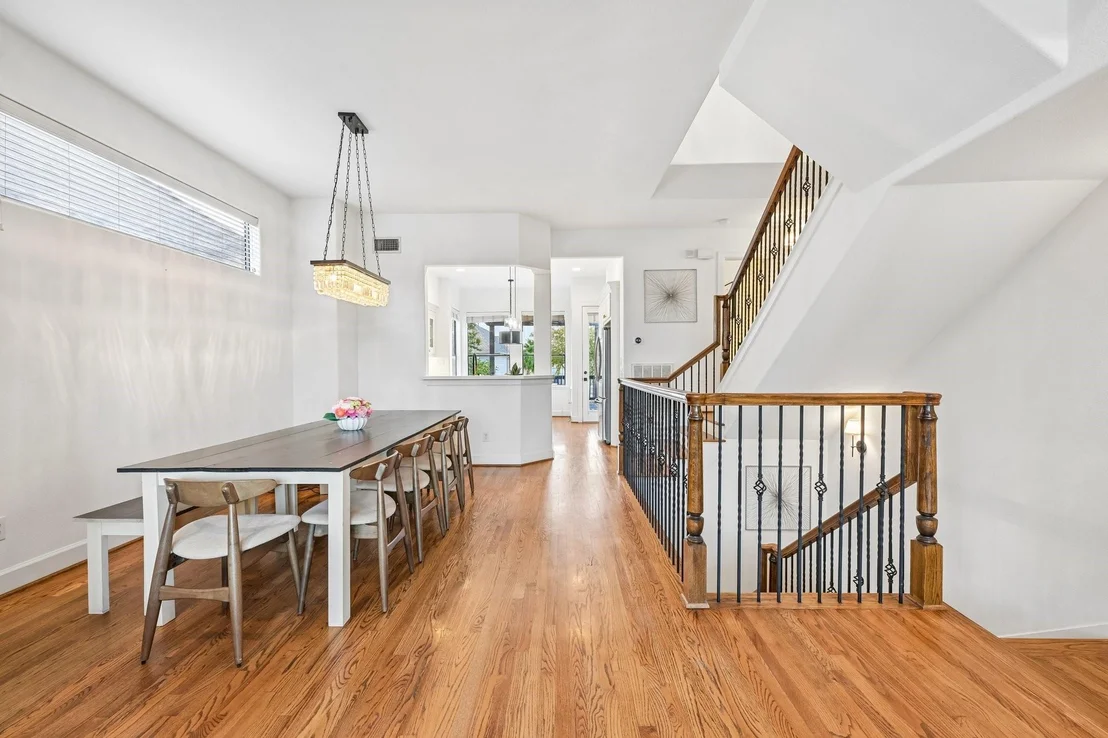 Photo of Unit B at 4912 Eigel Street
