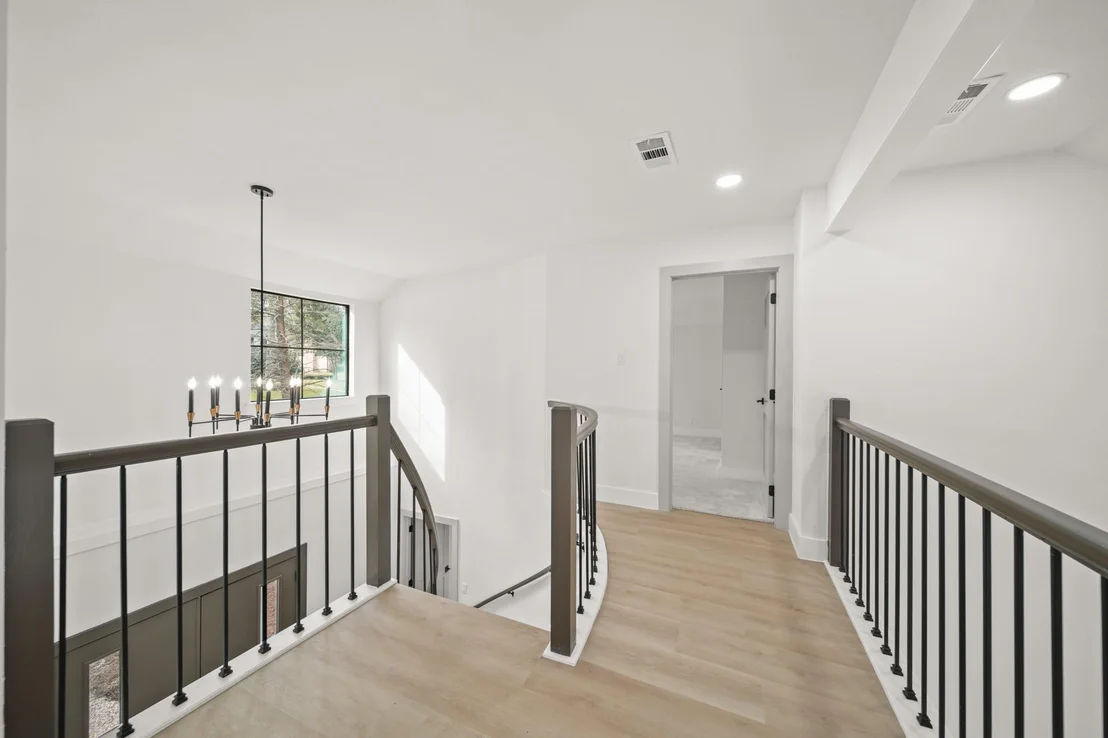 Photo of 6102 Knollview Drive