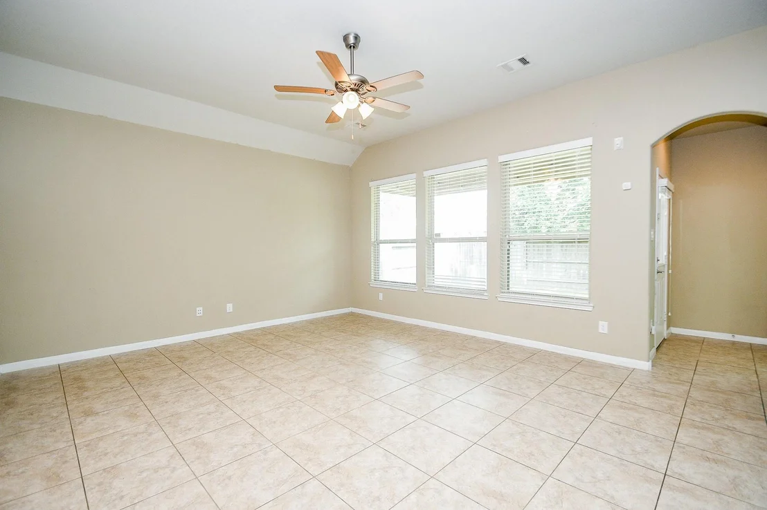 Photo of 4819 Oak Rambling Drive