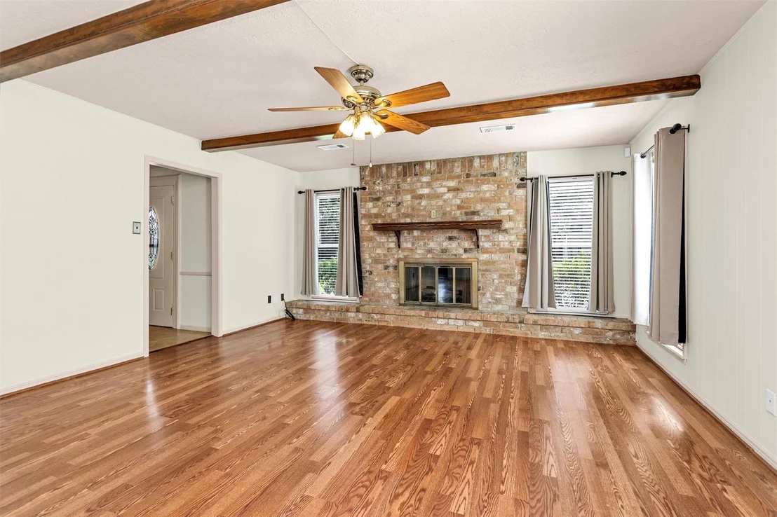 Photo of 8231 Glencliffe Lane