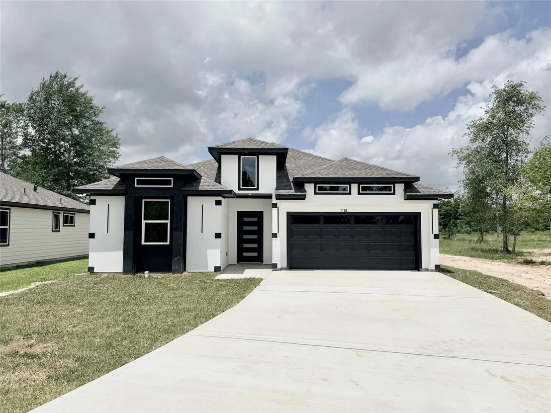 Photo of 1185 Road 5203