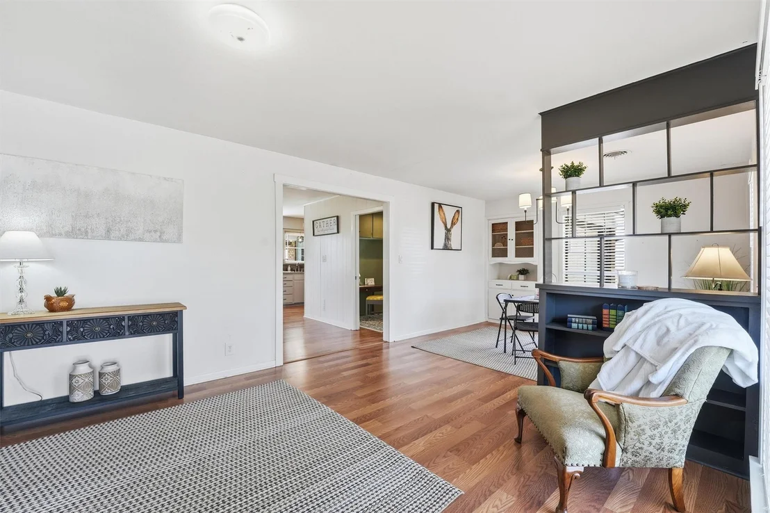 Photo of 2412 Airline Drive