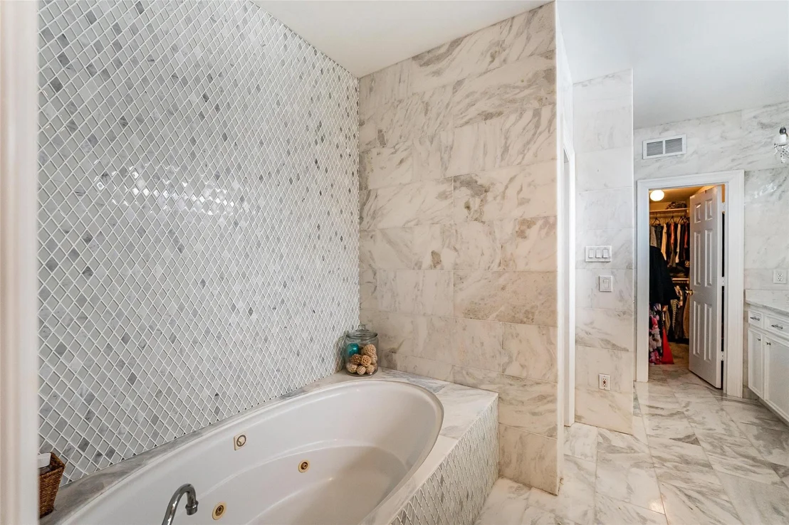 Photo of 8002 Royal Crest Court