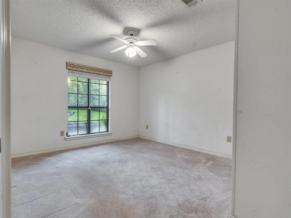 Photo of 185 Lake Drive