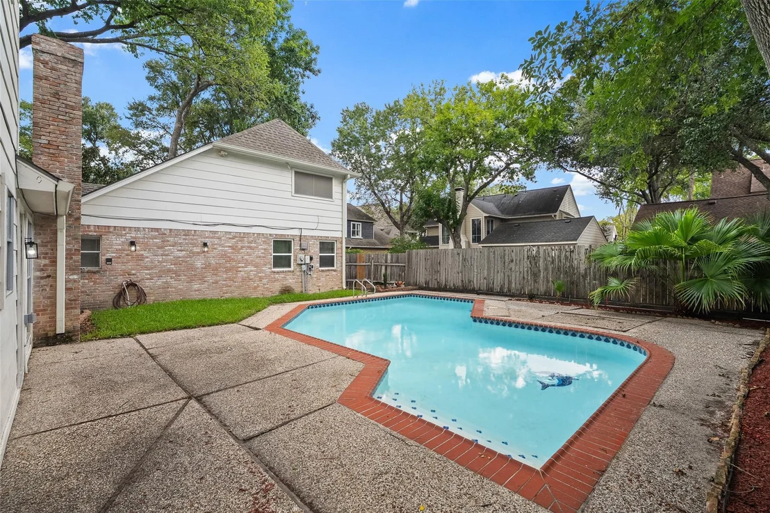 Photo of 903 Crossroads Drive