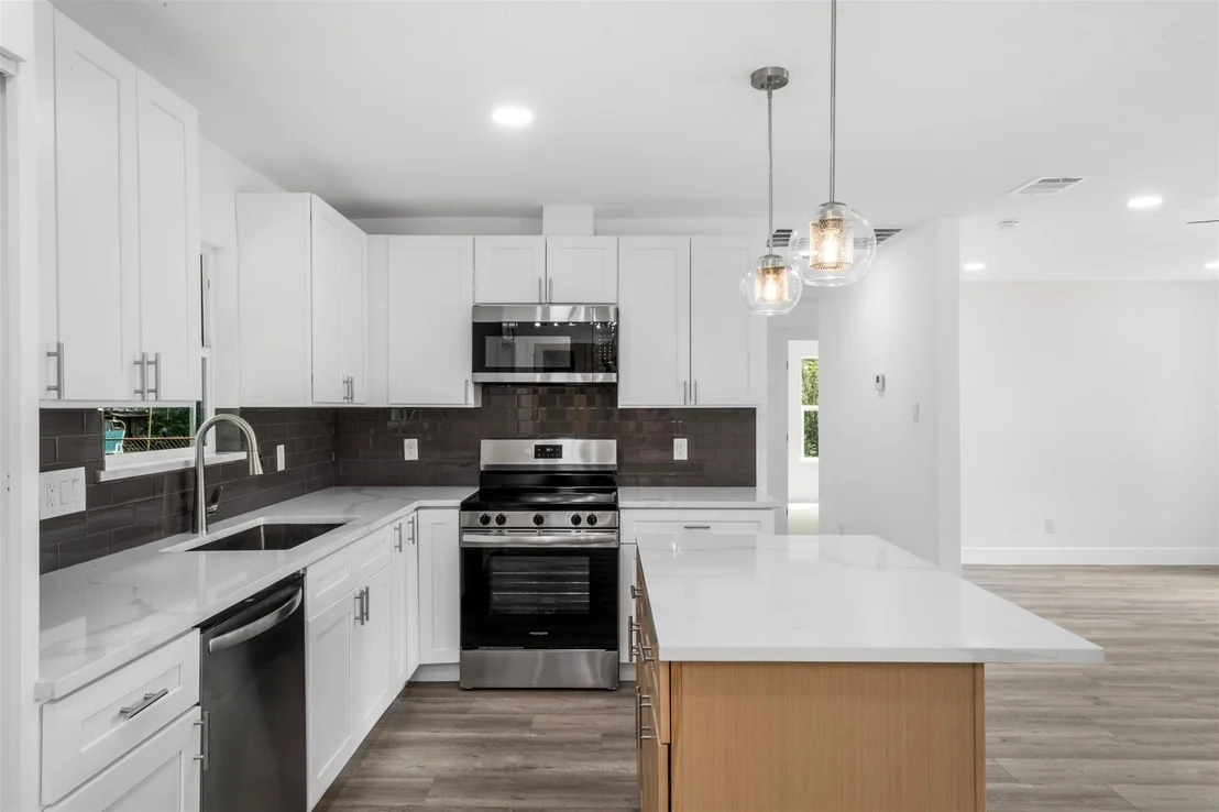 Photo of 1106 W Thomas Avenue