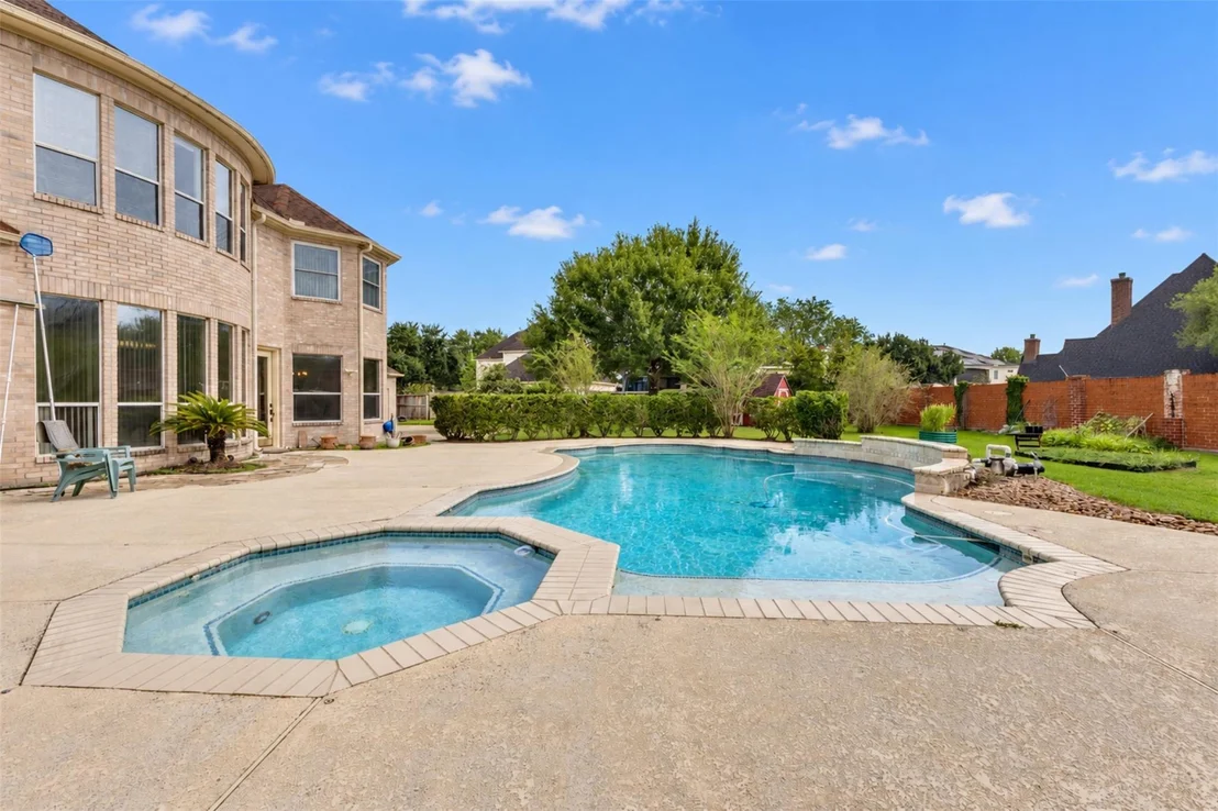 Photo of 2606 Heatherbend Drive