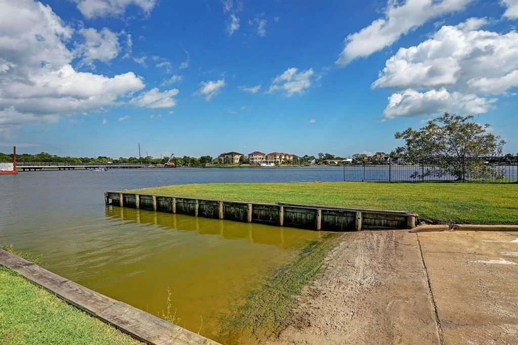Photo of 1780 Shore Line Drive