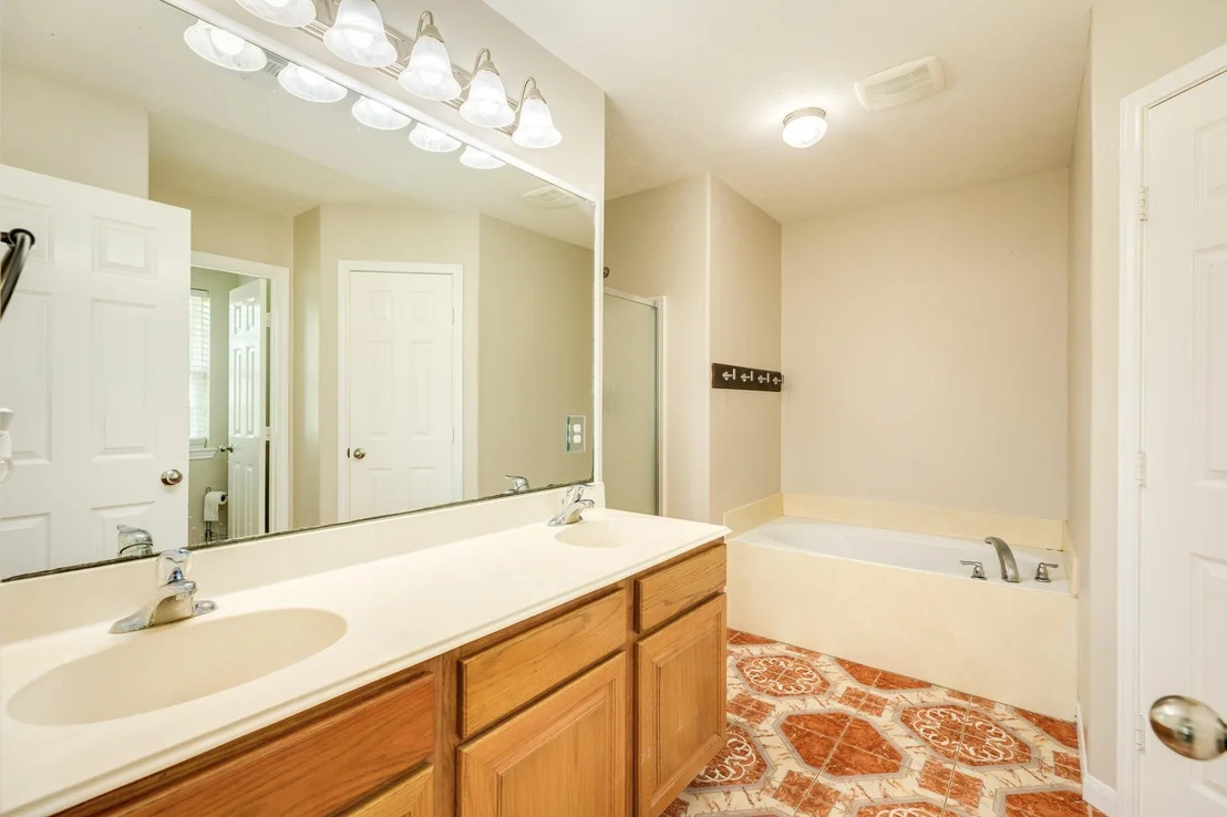 Photo of 130 Pin Oak Drive