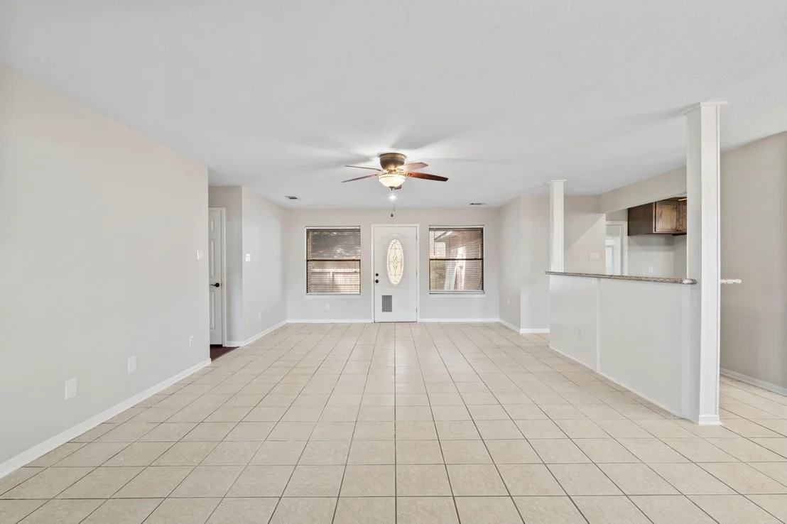 Photo of 15633 Corinthian Way
