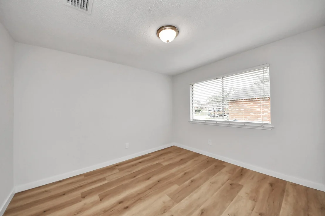 Photo of 718 Land Grant Drive