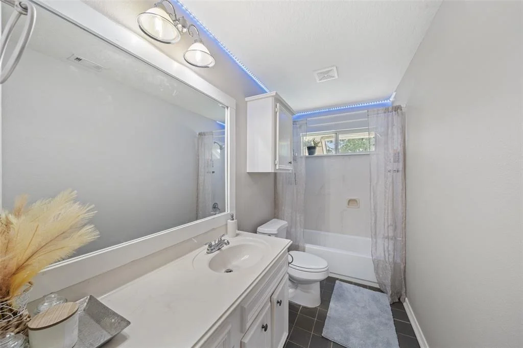 Photo of 996 Scroggins Lane