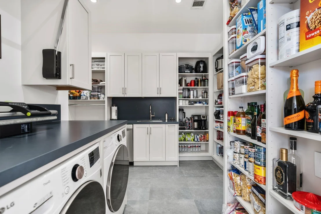 Photo of 2130 Stanmore
