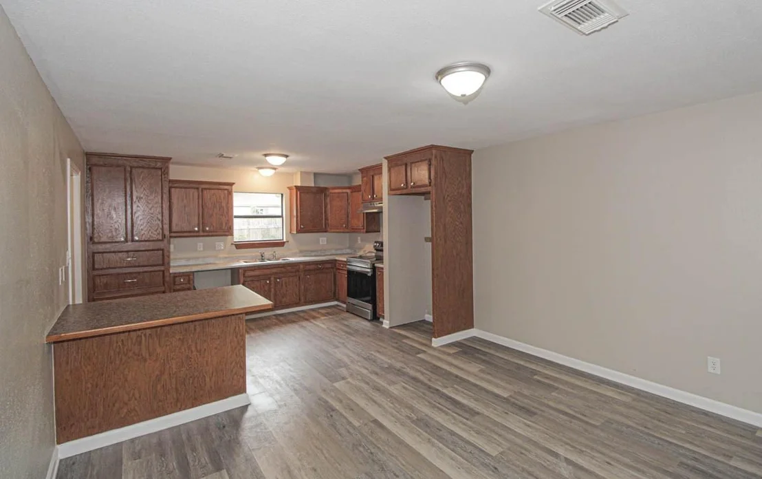 Photo of 345 Cherokee Lane