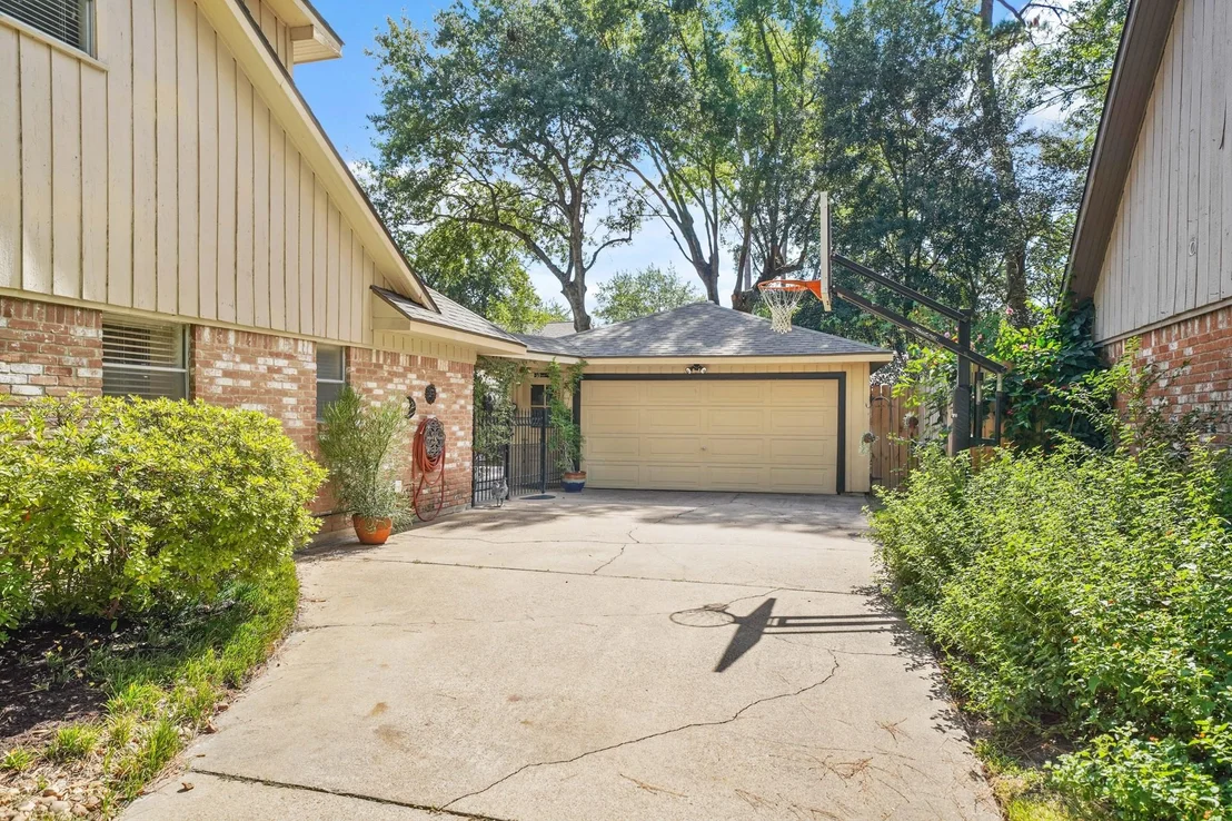 Photo of 5815 Queensgate Drive
