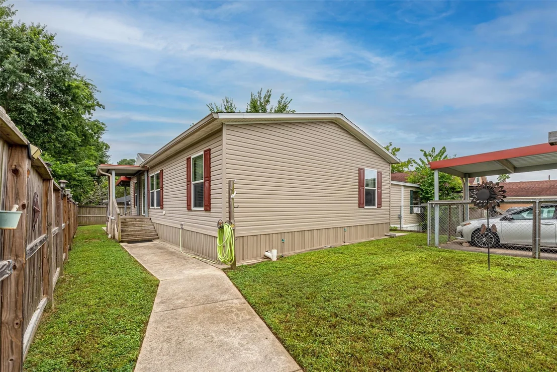 Photo of 14273 Shadow Bay Drive