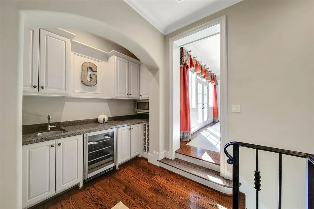 Photo of 306 Rainier Drive