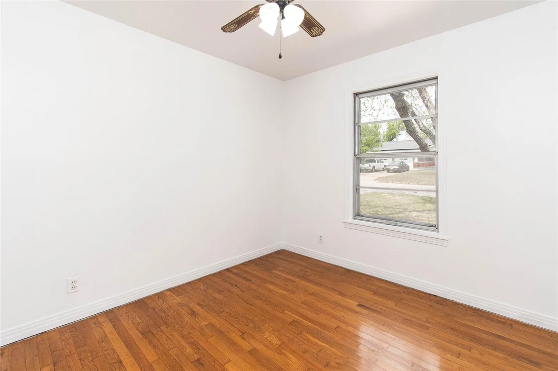 Photo of 301 E Walker Avenue