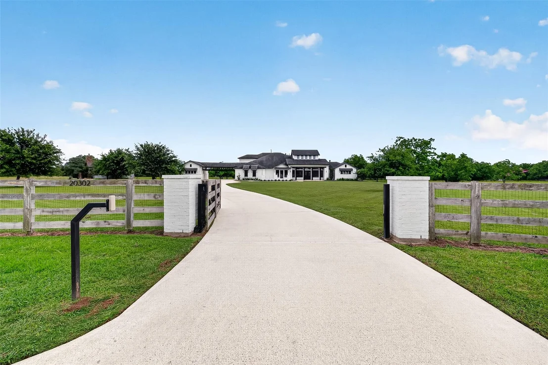 Photo of 20302 Old Windmill Trail