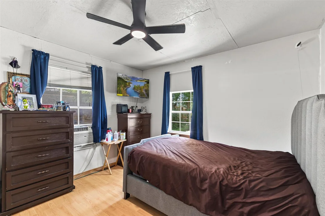 Photo of 211 Crescent Drive