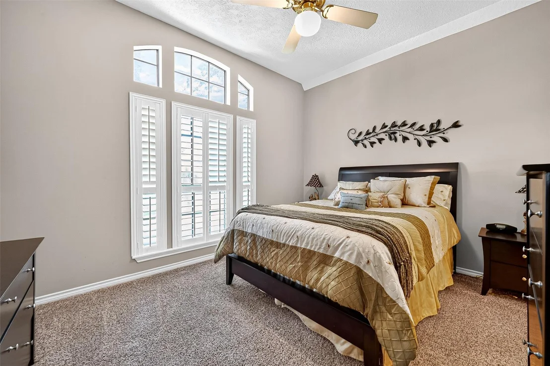 Photo of 5911 Springton Lane