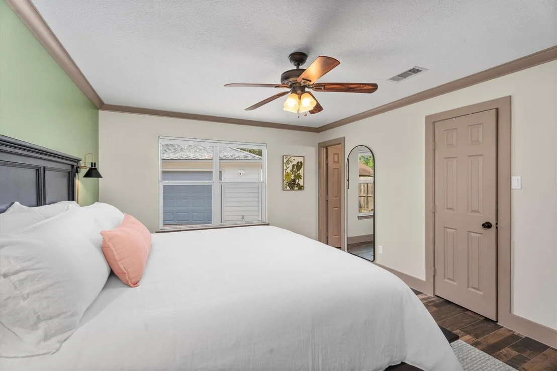 Photo of 1512 Glen Oaks Drive