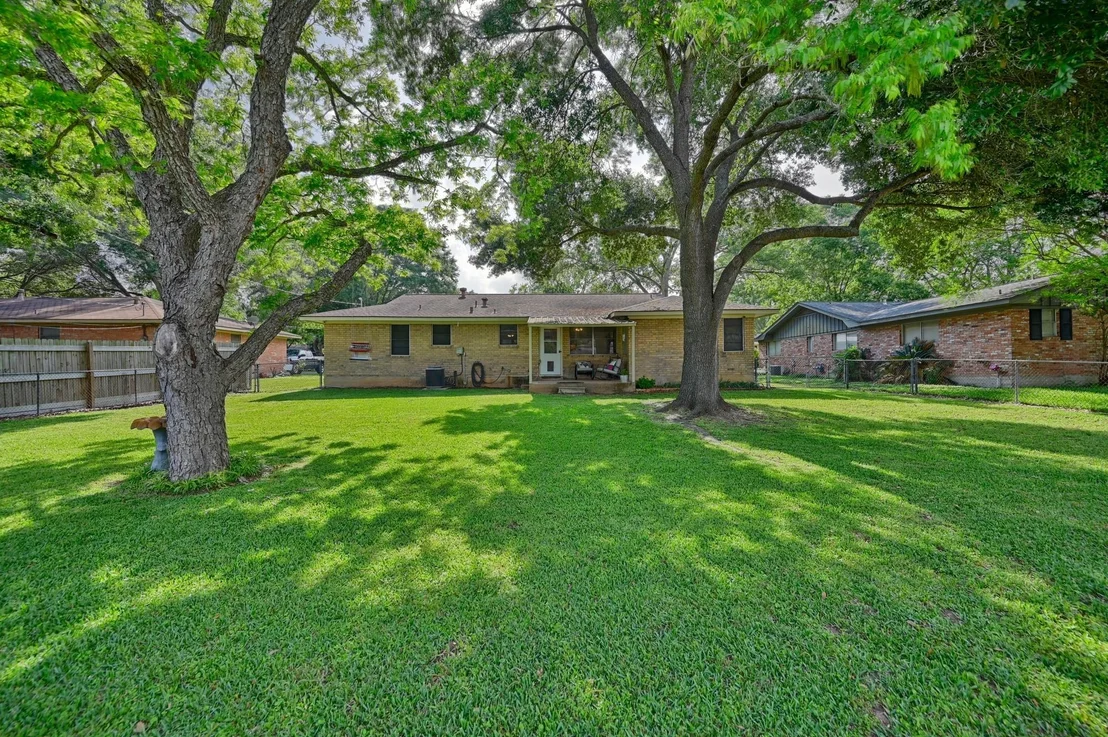 Photo of 204 Meadow Lane