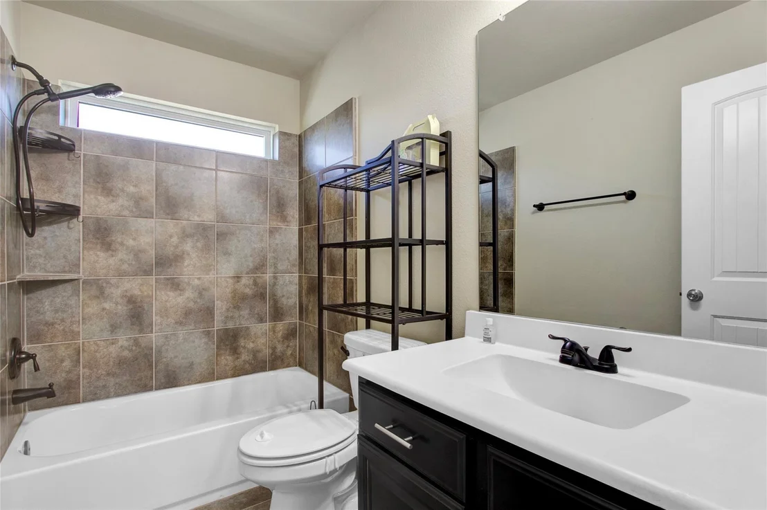Photo of 1242 S Maple Drive