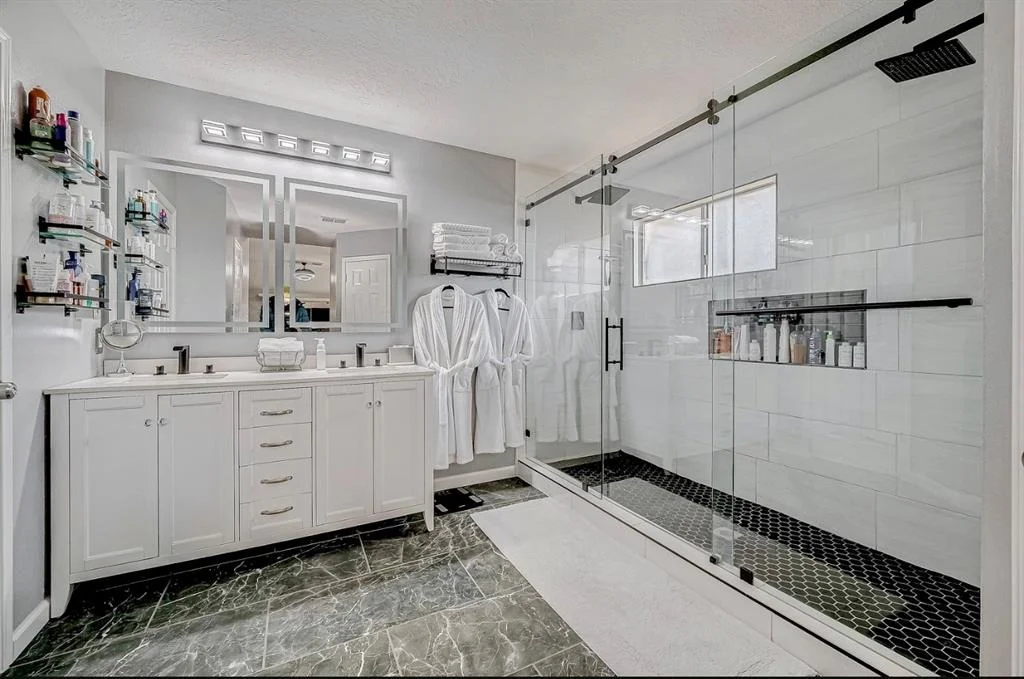 Photo of 16107 Lakestone Drive