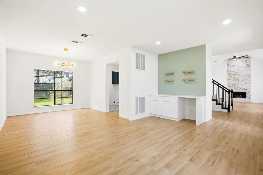 Photo of 18319 Oakhampton Drive