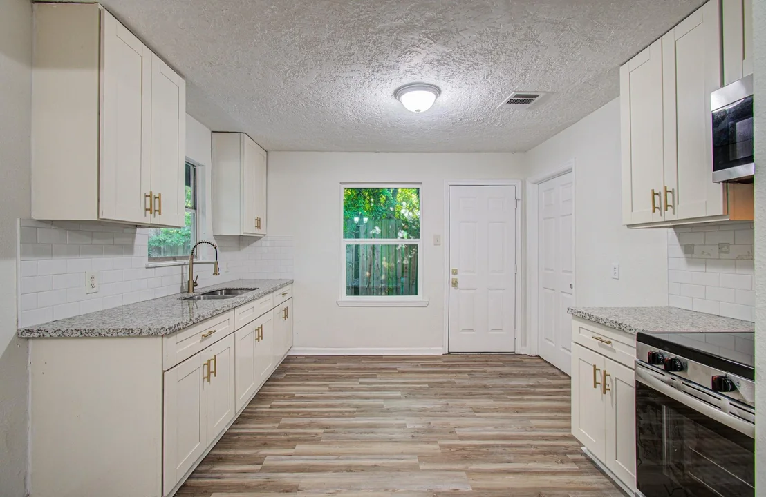 Photo of 5634 Ridgeway Drive