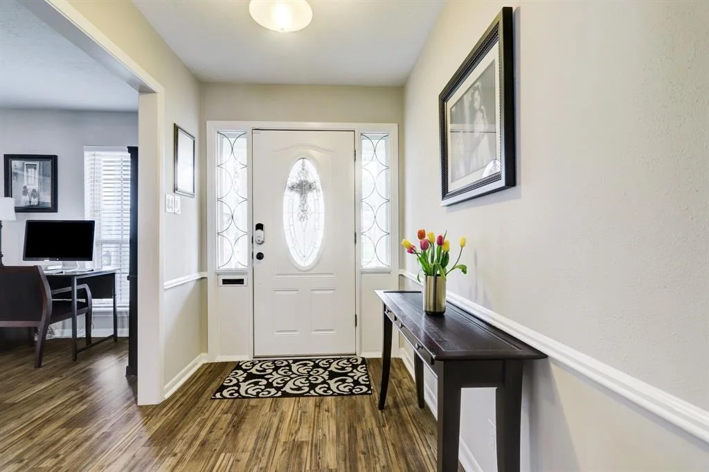 Photo of 8123 Braesview Lane